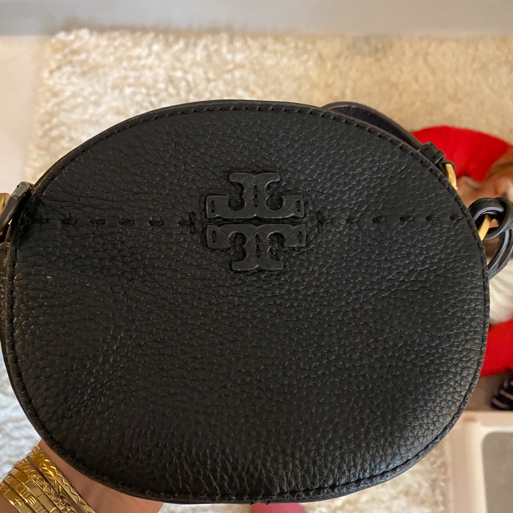 ‼️‼️SOLD‼️‼️  👛 McGraw Round Crossbody - Picture 2 of 6